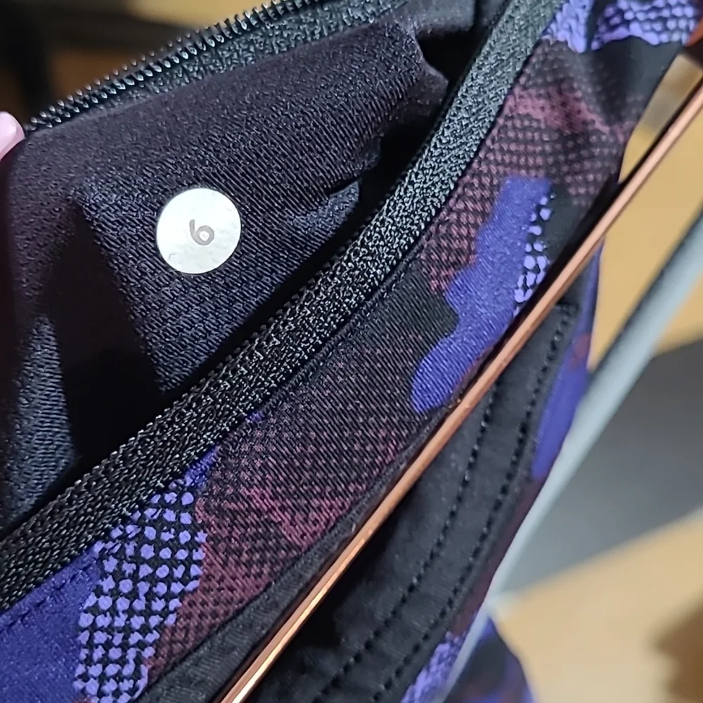 Lululemon camo leggings - Picture 7 of 7